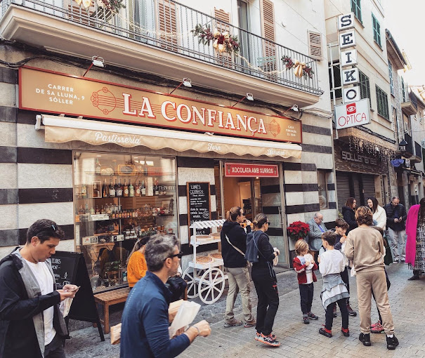 Tienda de La Confiança - escaparate